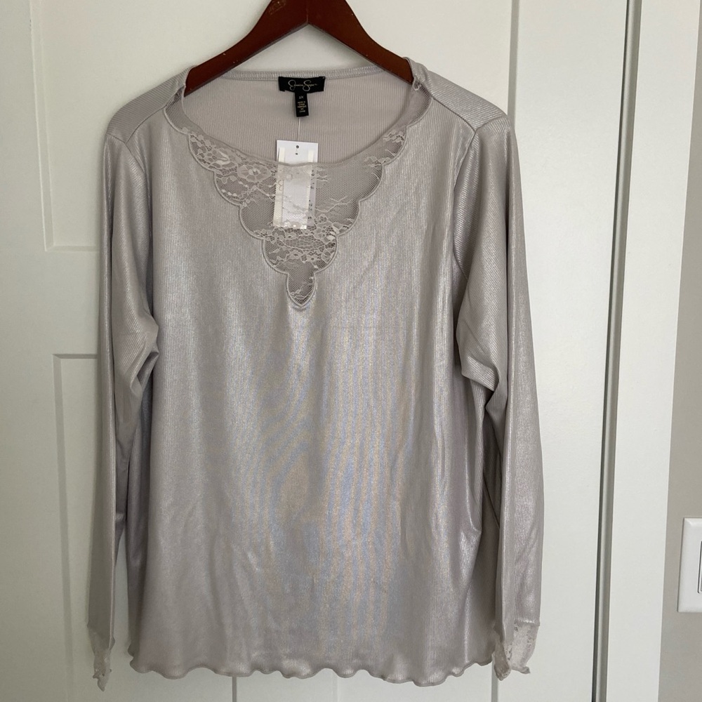 Jessica Simpson Arielle Silver Gray Top w/ Lace details - 2X - NWT